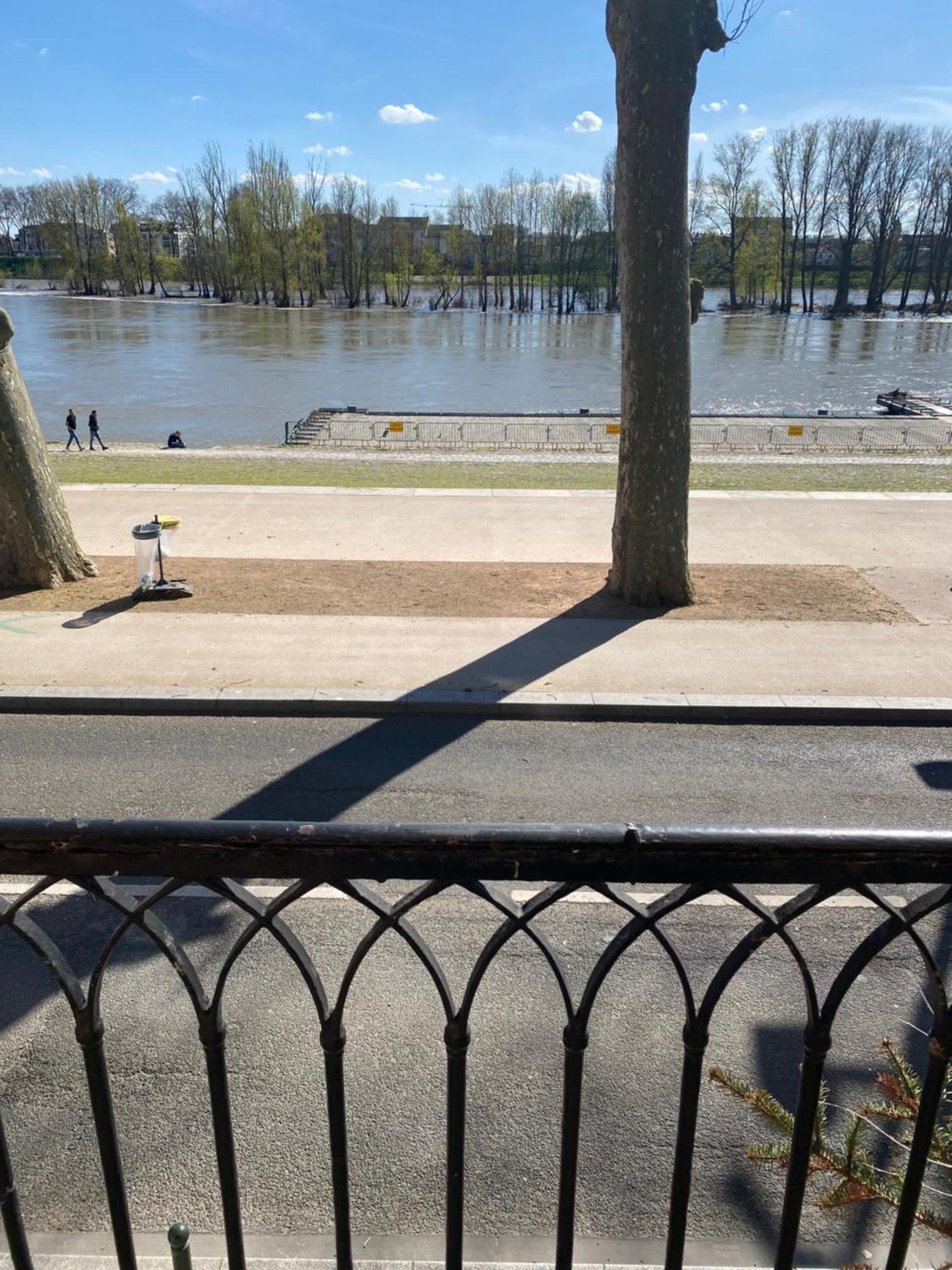 オルレアンBalcon Vue Loire Parking A 50Mアパートメント エクステリア 写真