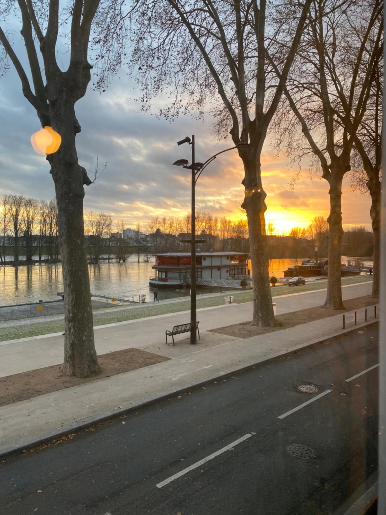 オルレアンBalcon Vue Loire Parking A 50Mアパートメント エクステリア 写真